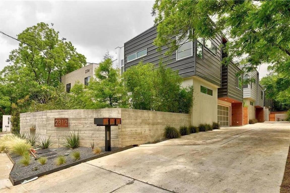 Stunning Modern Home W Pool & Hot Tub In Dt 오스틴 외부 사진
