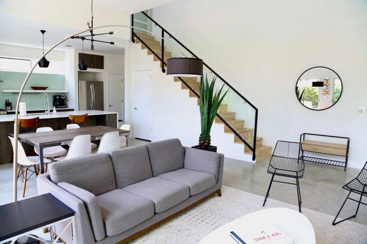 Stunning Modern Home W Pool & Hot Tub In Dt 오스틴 외부 사진