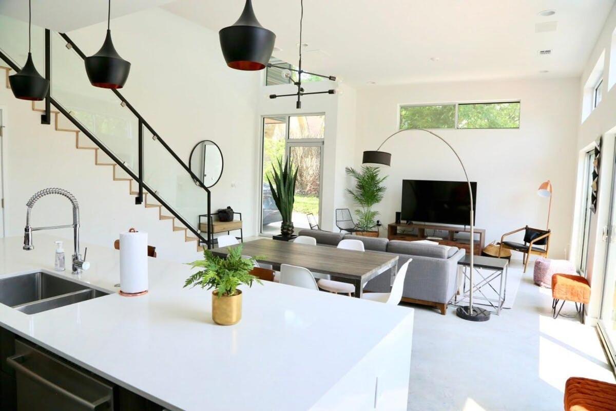 Stunning Modern Home W Pool & Hot Tub In Dt 오스틴 외부 사진