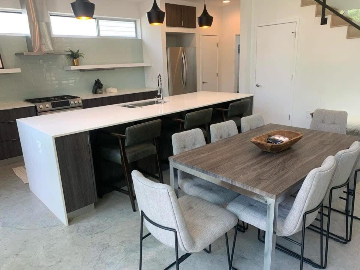 Stunning Modern Home W Pool & Hot Tub In Dt 오스틴 외부 사진