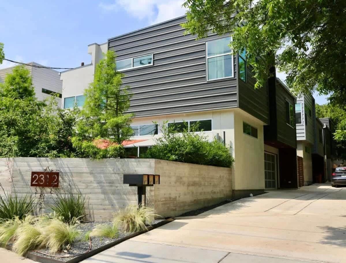 Stunning Modern Home W Pool & Hot Tub In Dt 오스틴 외부 사진